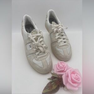 P448 Women's Cream and White Sneakers‎